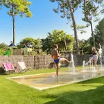 Les Tamarins Campsite