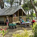 Campsite Les Tamarins