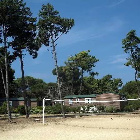 Domaine Residentiel De Plein Air Les Tamarins 4*