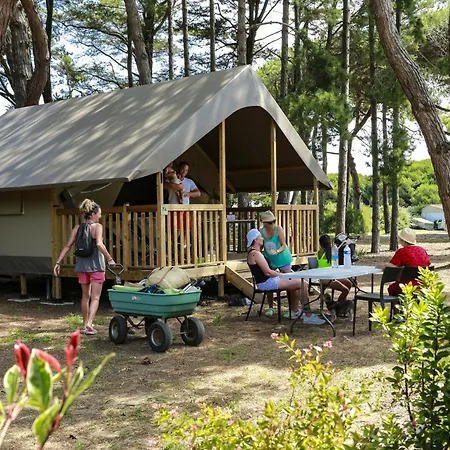 Campingplads Les Tamarins