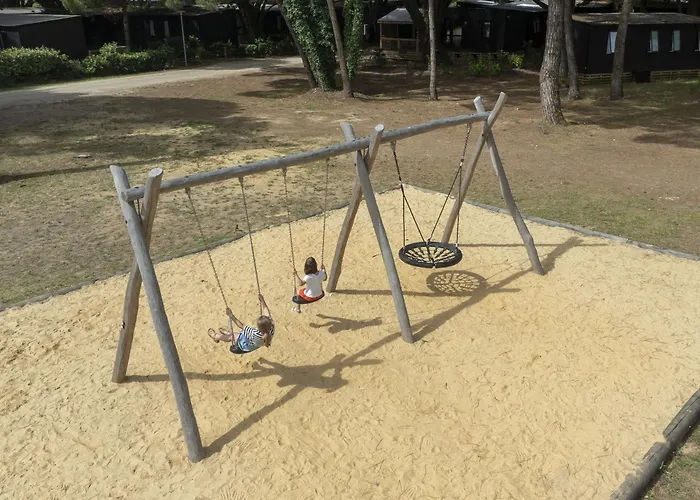 Les Tamarins Parque de Campismo 4*