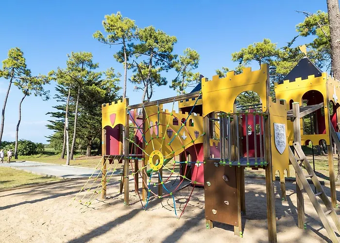 Campsite Les Tamarins 4*